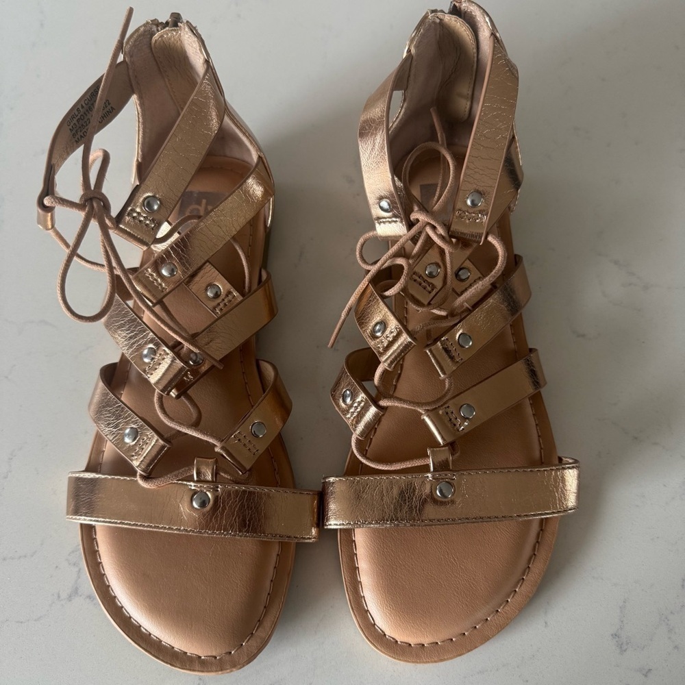 New DV By Dolce Vita Girls Curse bronze gladiator Sandals SIze: 4
